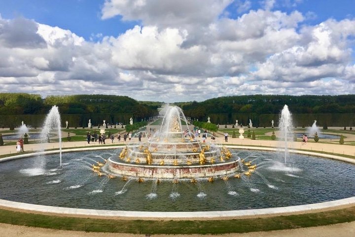 Versailles Palace and Giverny Private Guided Tour from Paris 2